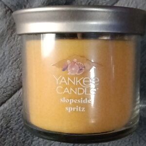 Yankee Candle Slopeside Spritz - Orange Scented Candle